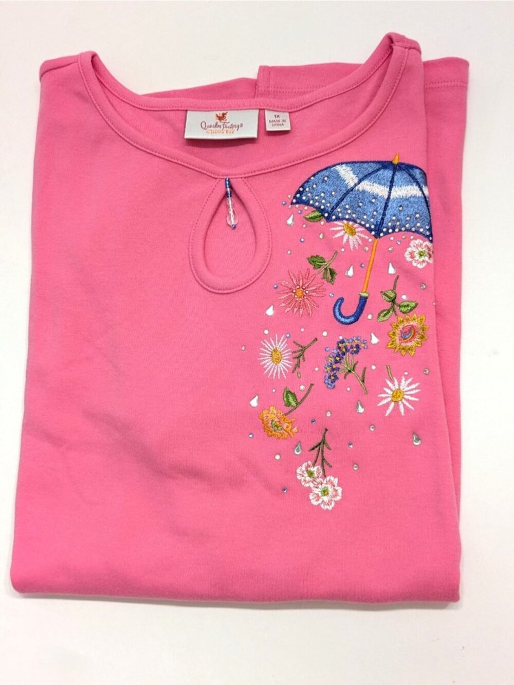 Quacker Factory Womens T Shirt 1X Pink Keyhole Top Embroidered Flowers Umbrella